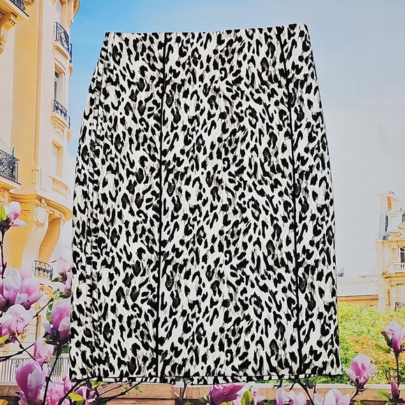 WHBM Leopard Print Pencil Skirt Size 6 New - Picture 2 of 11